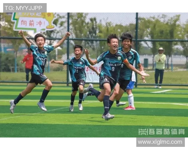 足球明星弟弟的崛起之路 从默默无闻到闪耀绿茵场的奋斗故事